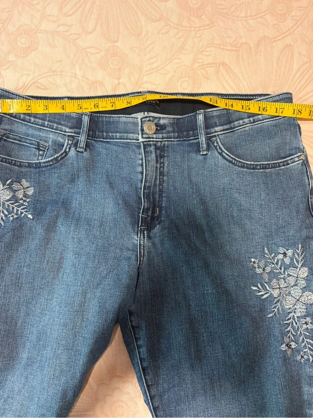 Lee Straight-Leg Embroidered Denim Cropped Jeans